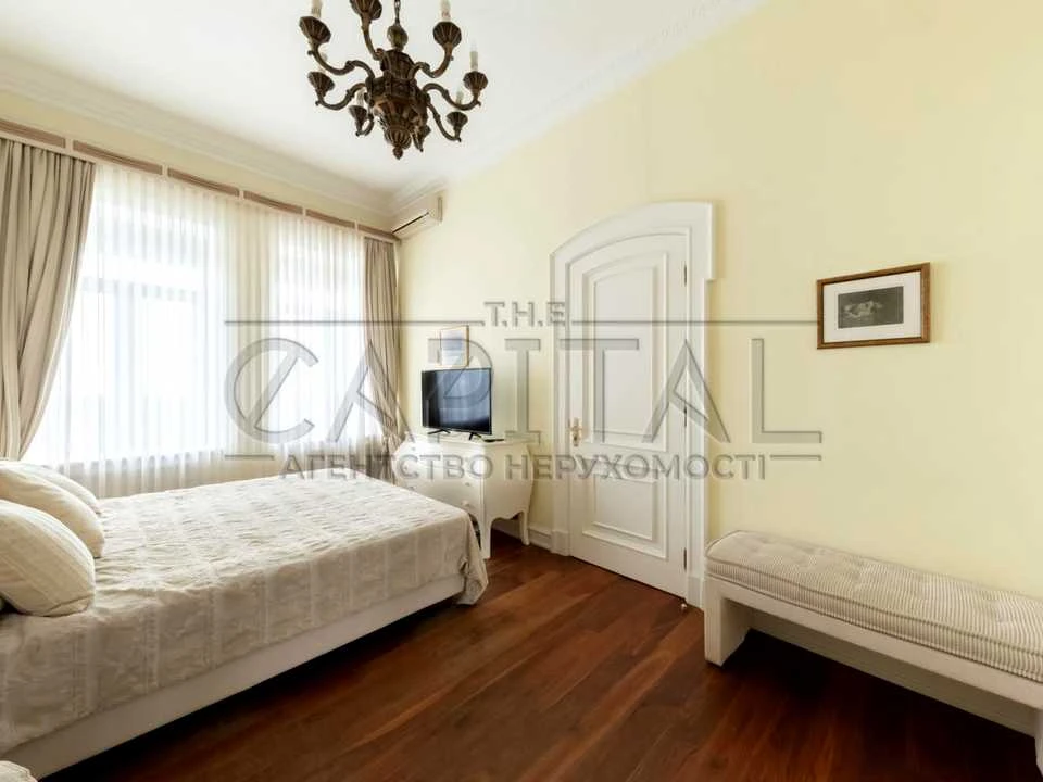 Apartment. Kyiv, Sichovyh Striltsiv St.