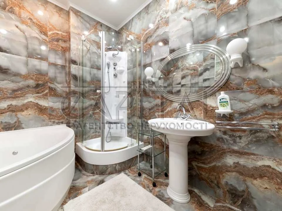 Apartment. Kyiv, Sichovyh Striltsiv St.
