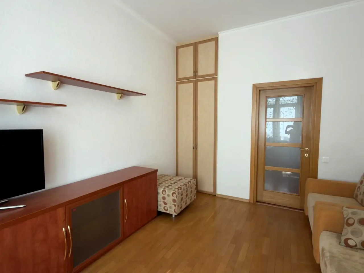 Оренда квартири 5-кімн. 52 м² 4/5 пов.