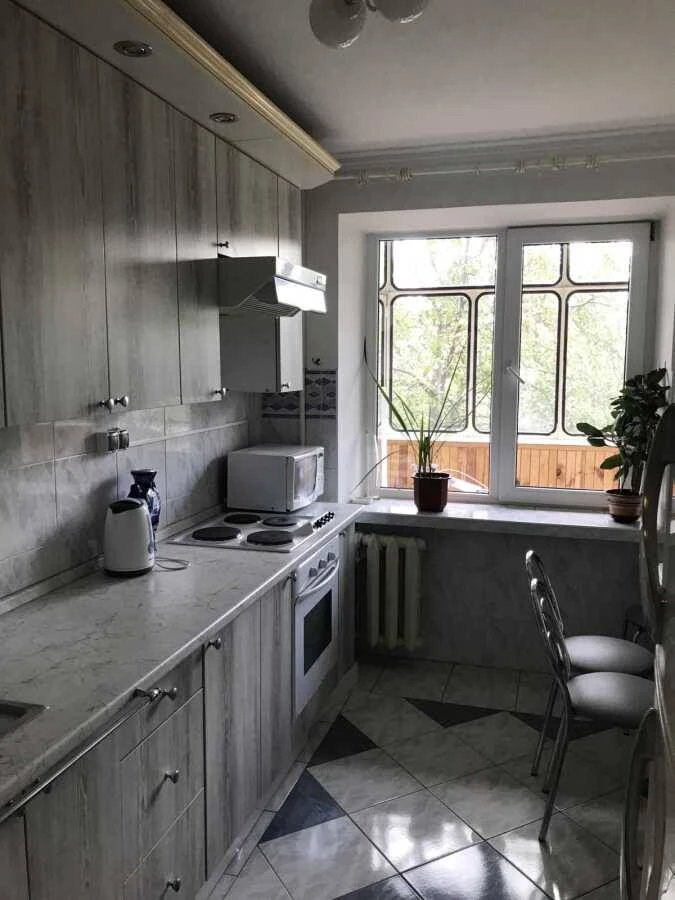 For Rent Long-Term 3-room apartment Kyiv, Solomynskyi, Yerevan
