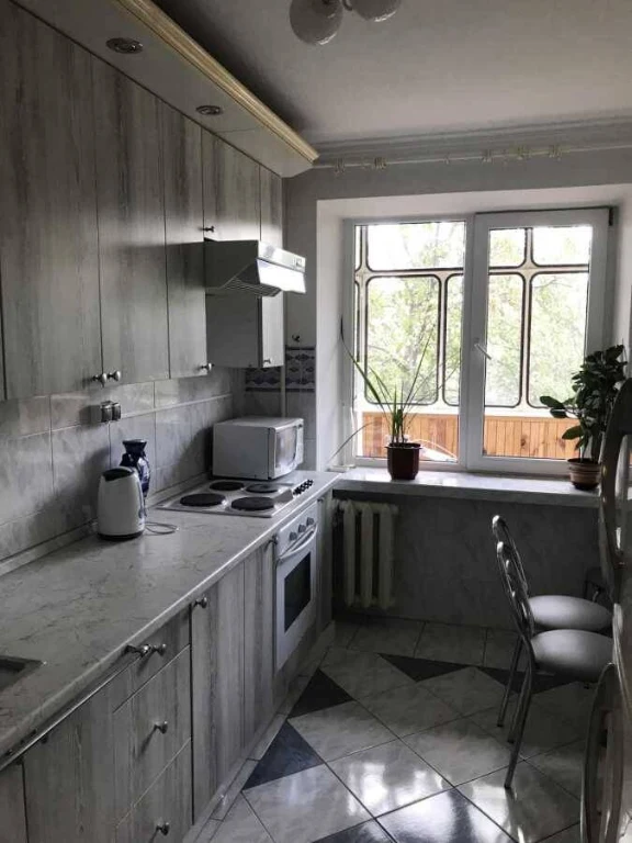 For Rent Long-Term 3-room apartment Kyiv, Solomynskyi, Yerevan