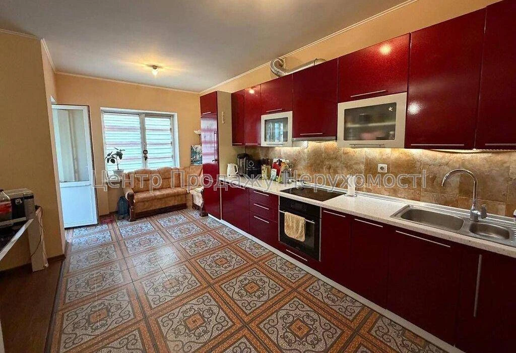 Продаж 2-кімн квартири 52м² в ЖК Власна квартира, Київ, 3/5
