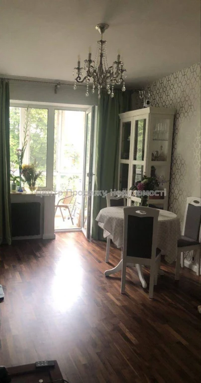 Продажа 2-комнатной квартиры, 38 м², 5/5 этаж, Киев. Отличная проп