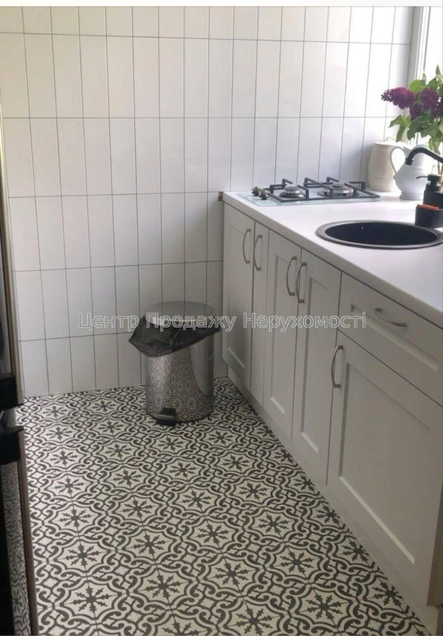 Продажа 2-комнатной квартиры, 38 м², 5/5 этаж, Киев. Отличная проп