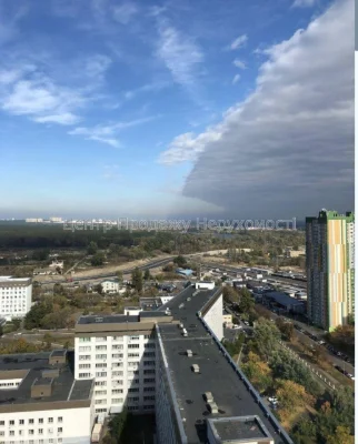 Продаж 3-кімнатної квартири в Києві