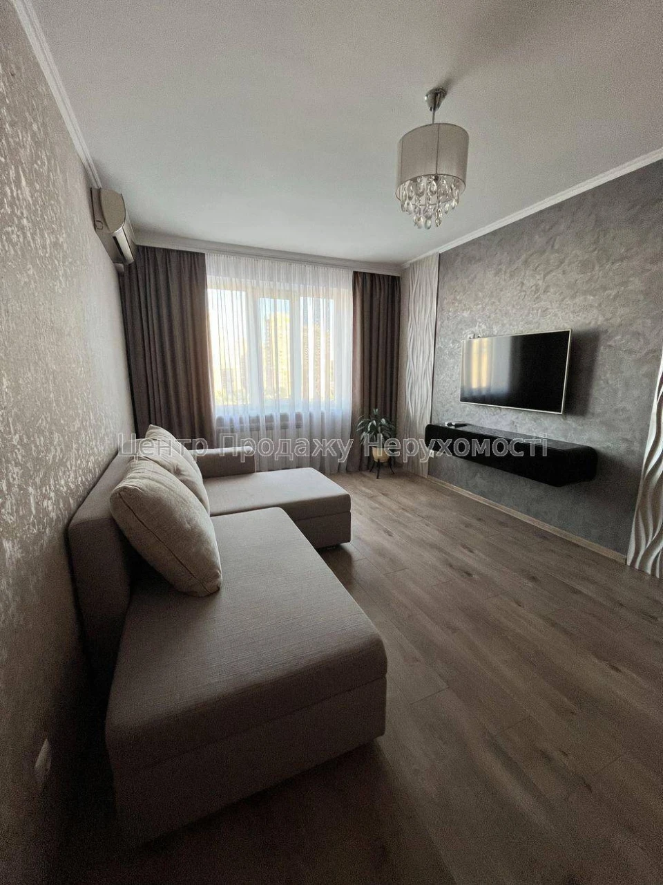 Продаж 2-кімн. квартири 45 м² на 10 поверсі, Київ.