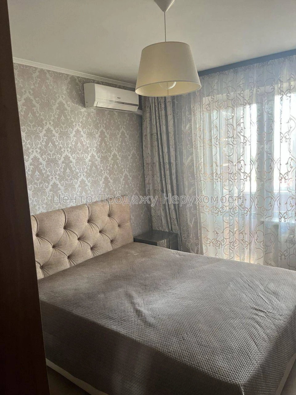 Продаж 2-кімн. квартири 45 м² на 10 поверсі, Київ.