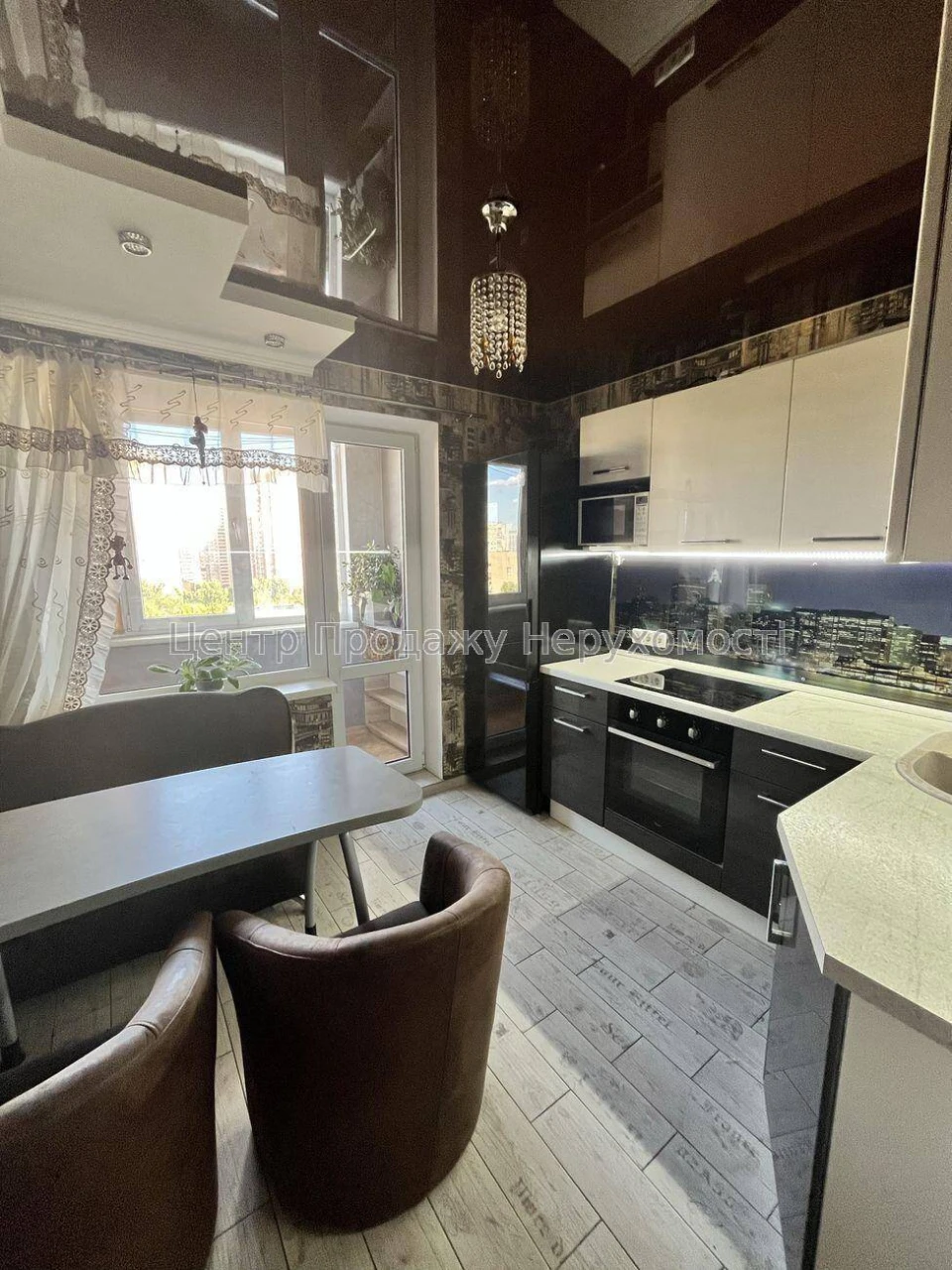 Продаж 2-кімн. квартири 45 м² на 10 поверсі, Київ.