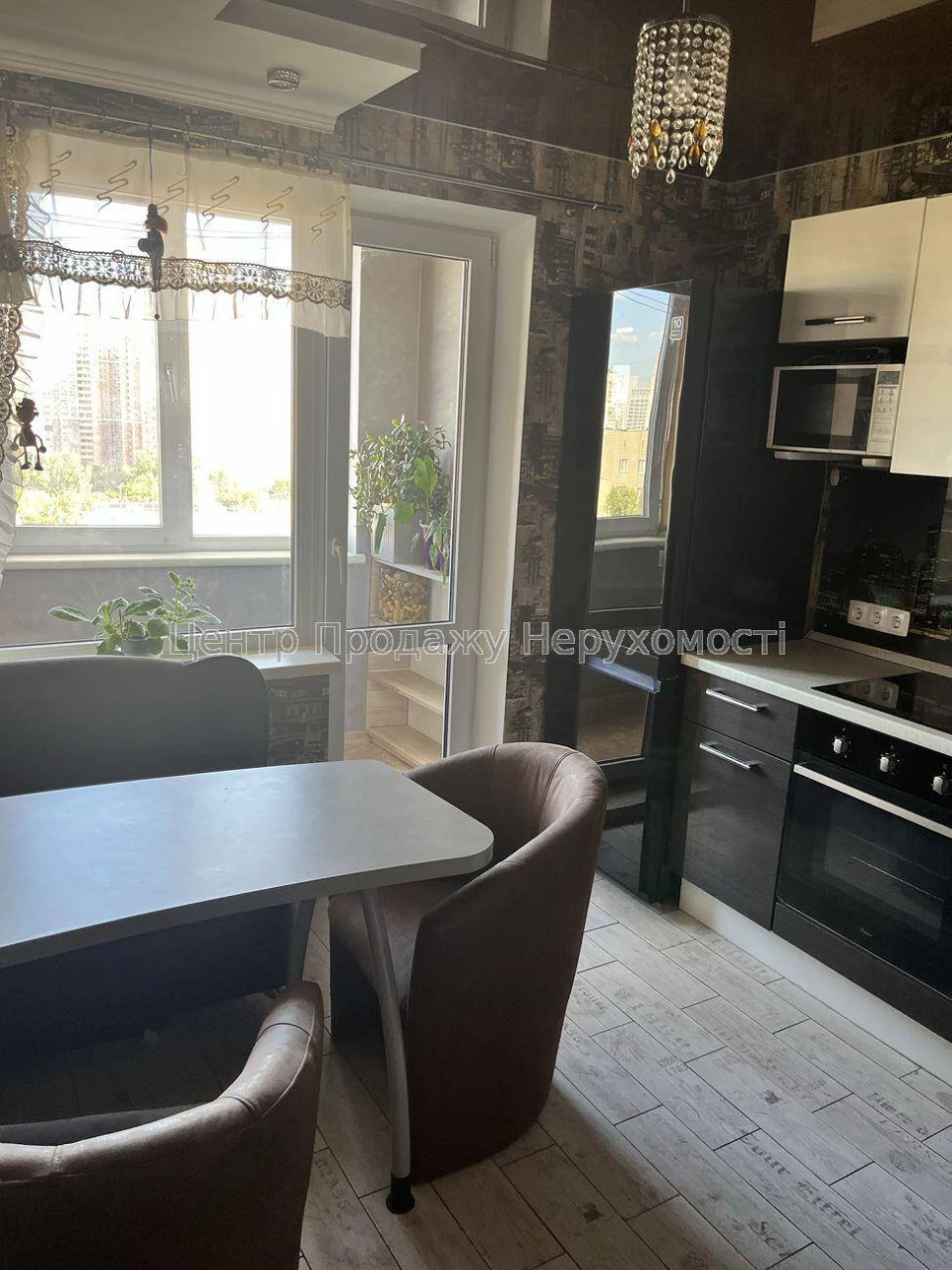 Продаж 2-кімн. квартири 45 м² на 10 поверсі, Київ.