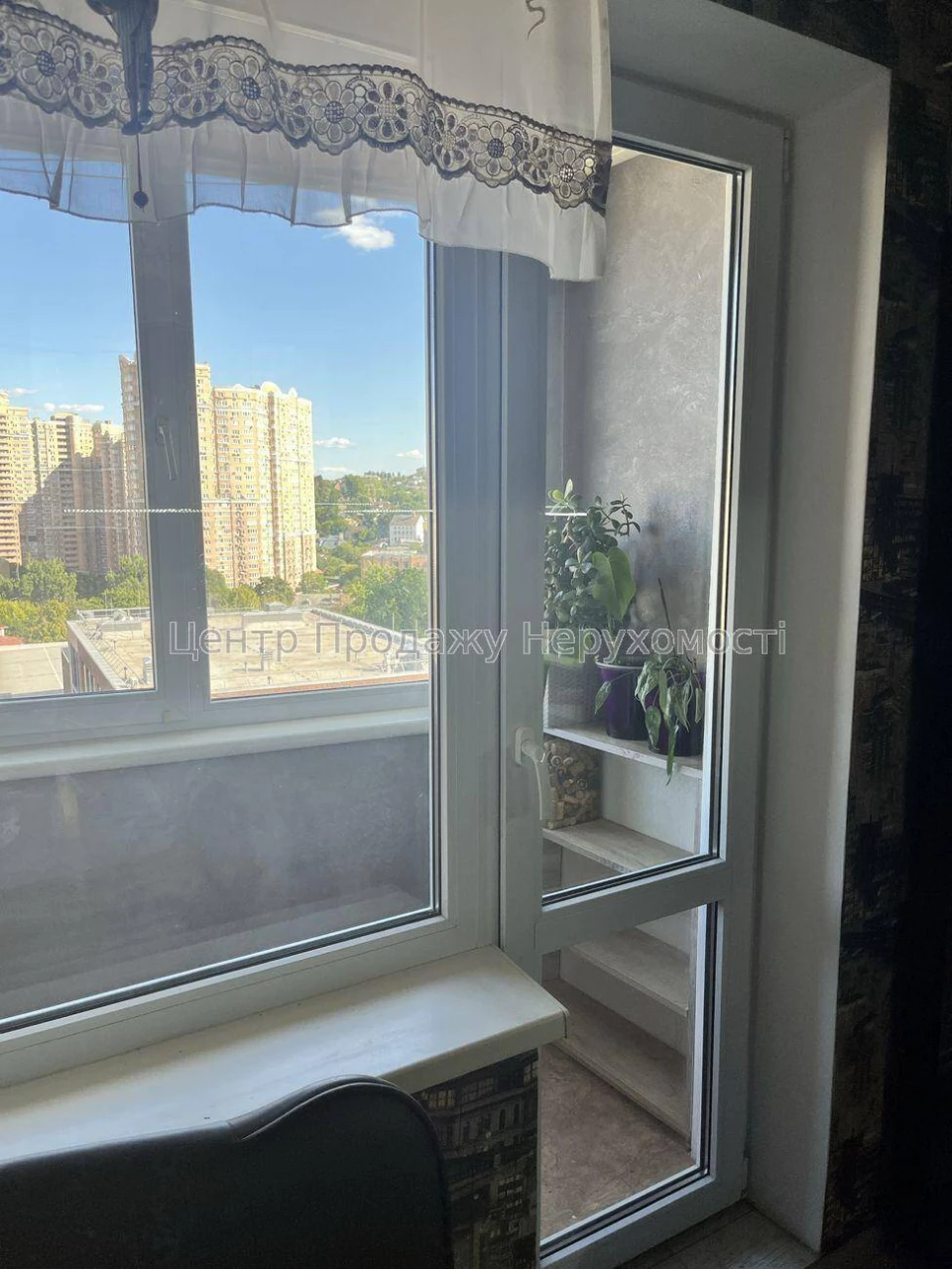 Продаж 2-кімн. квартири 45 м² на 10 поверсі, Київ.