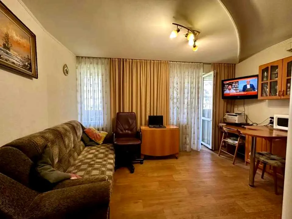 Apartment. Dnipro, Mandrykivska st.