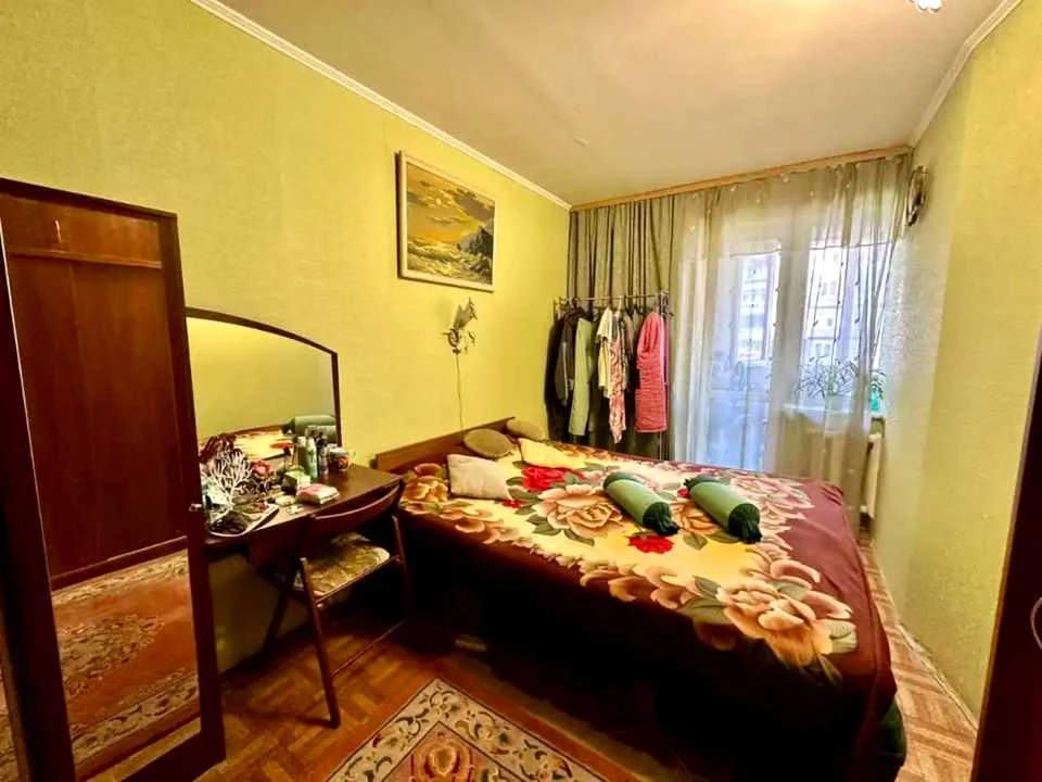 Apartment. Dnipro, Mandrykivska st.