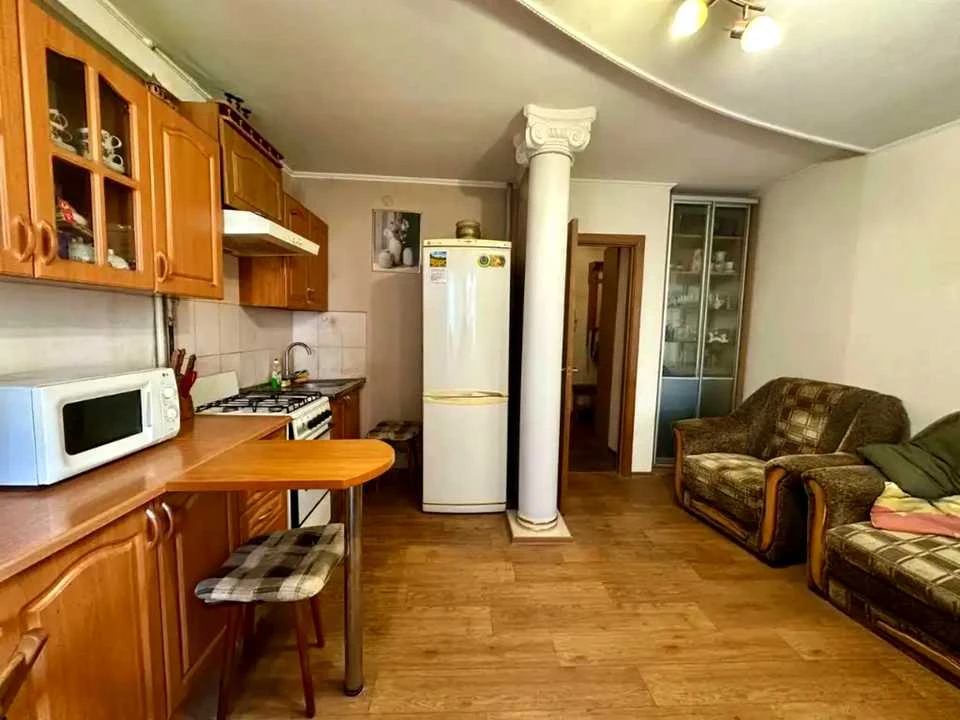 Apartment. Dnipro, Mandrykivska st.