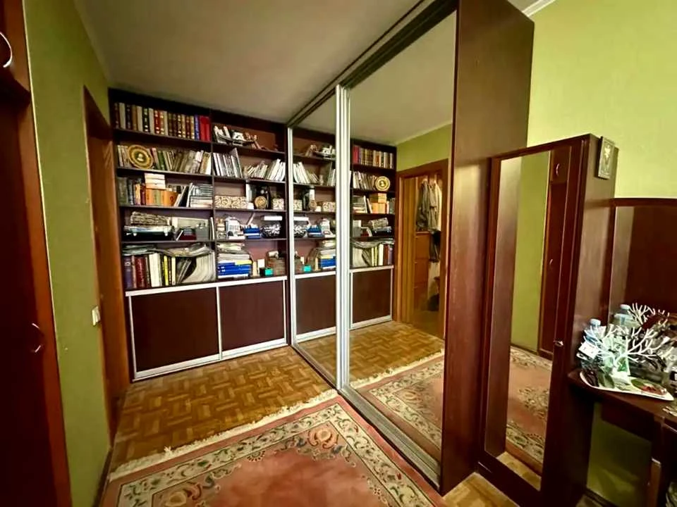 Apartment. Dnipro, Mandrykivska st.
