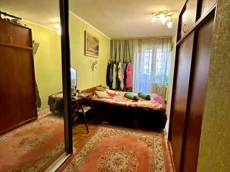 Apartment. Dnipro, Mandrykivska st.
