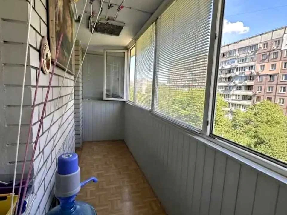 Apartment. Dnipro, Mandrykivska st.