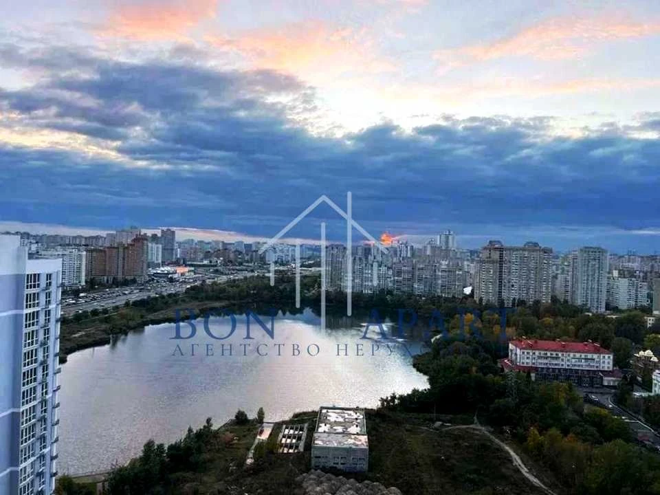 Квартира. Київ, Ревуцького вул.