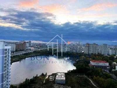 Квартира. Київ, Ревуцького вул.