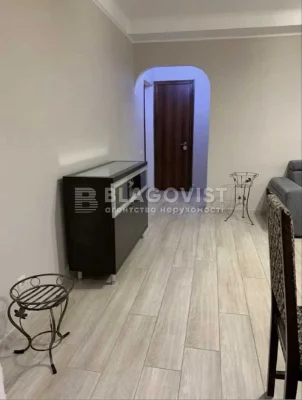 Продаж 3к квартира проспект Берестейський 70 ремонт метро Бе