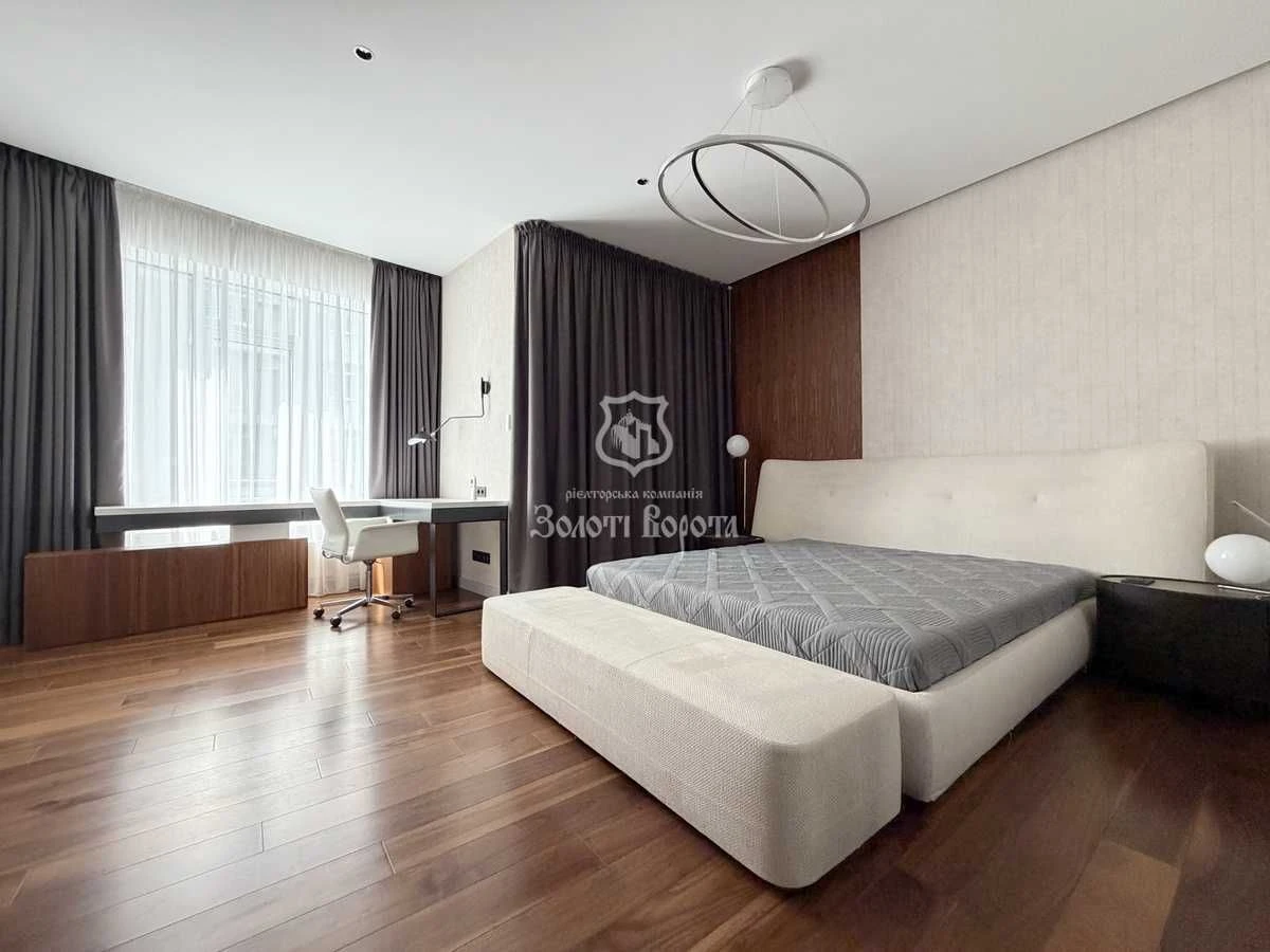 3-room apartment, designer renovation. Busov Hill residential complex. Busulivs'k.