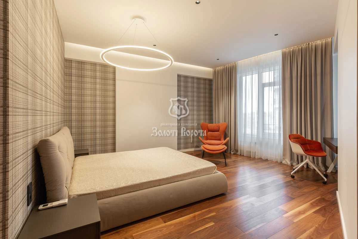 3-room apartment, designer renovation. Busov Hill residential complex. Busulivs'k.
