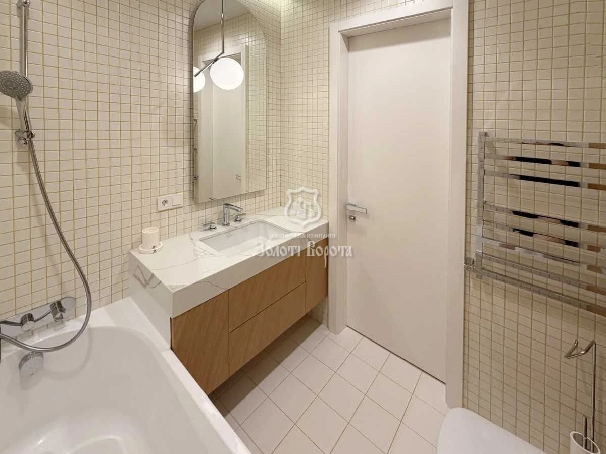 3-room apartment, designer renovation. Busov Hill residential complex. Busulivs'k.