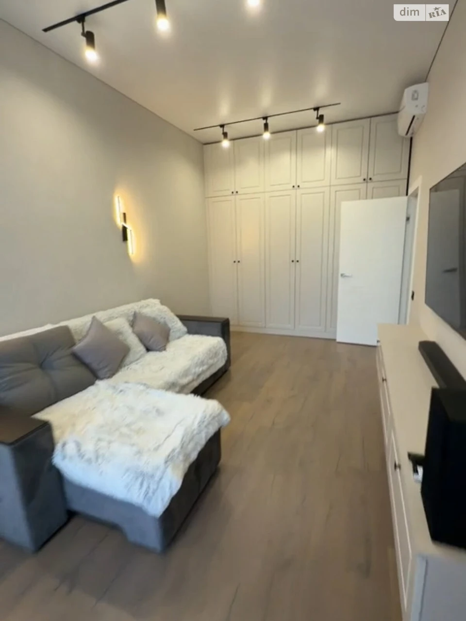 Sale of an Apartment in Zverynets