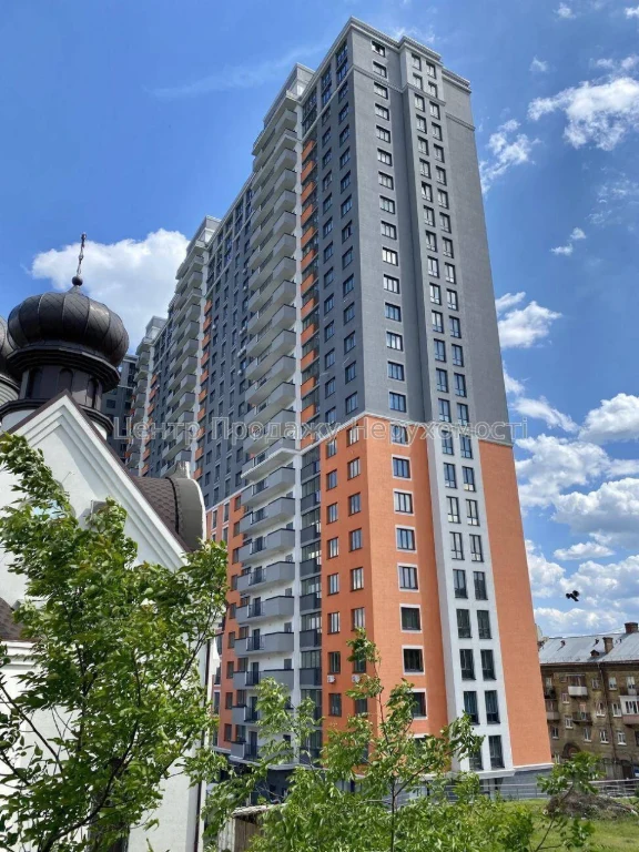 Sale of a 2-room apartment in the residential complex Baghovutsky, Kyiv