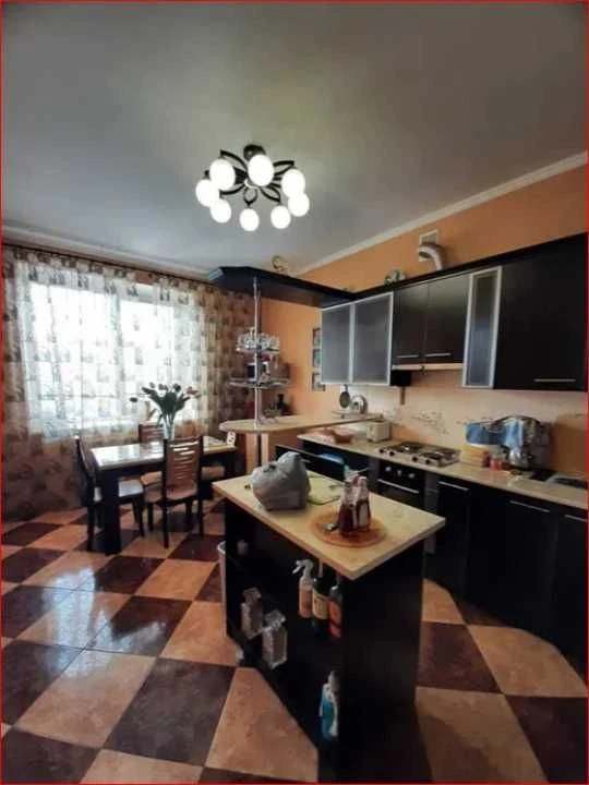 3-комнатная квартира на Говорова, кирпич, парк Победы