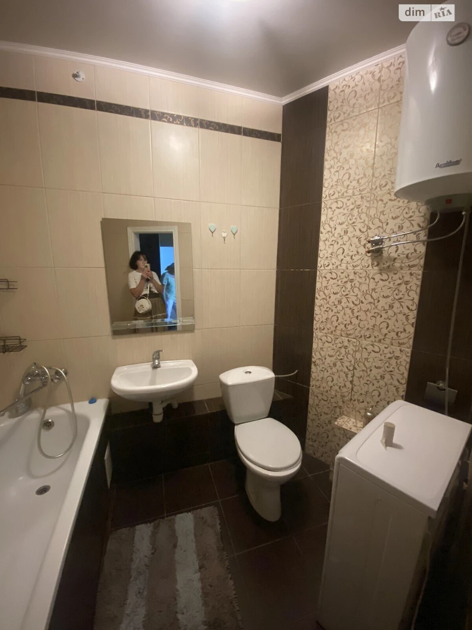 Long-Term Rental Apartment, Poczynki