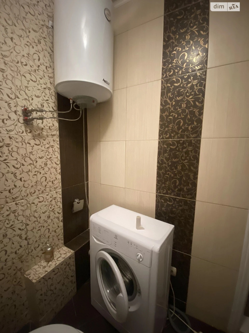 Long-Term Rental Apartment, Poczynki