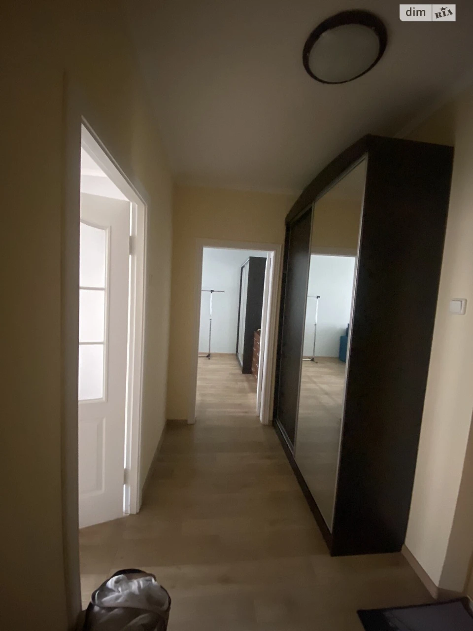 Long-Term Rental Apartment, Poczynki