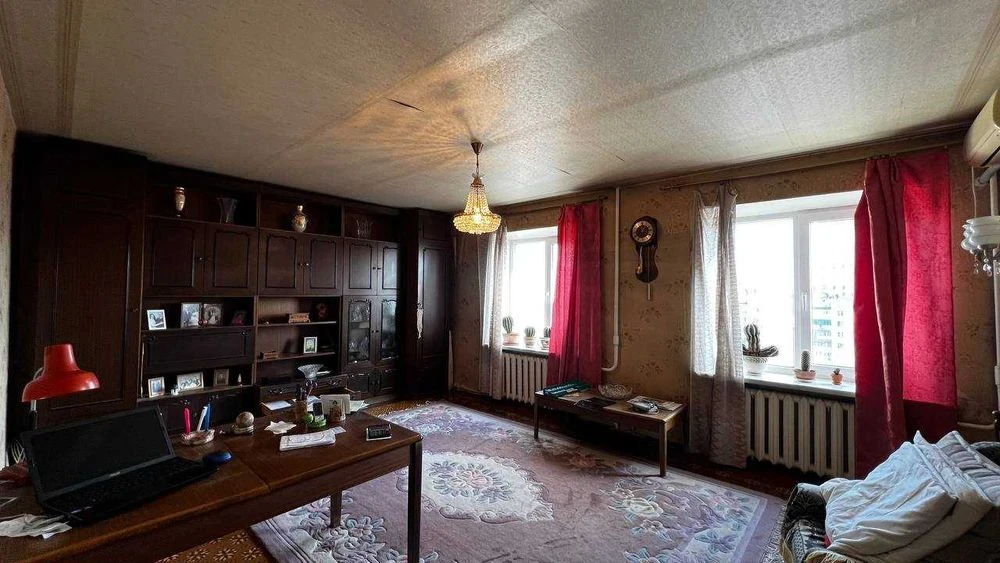 For sale a 4-room apartment in the center, Gagarina Ave. 3! Yavornyts