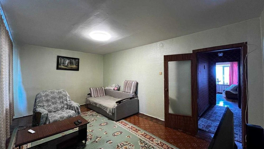 For sale a 4-room apartment in the center, Gagarina Ave. 3! Yavornyts