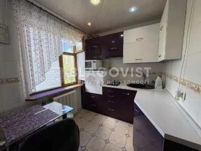 Продаж 2-кімнатної квартири біля метро Берестейська,Василенк