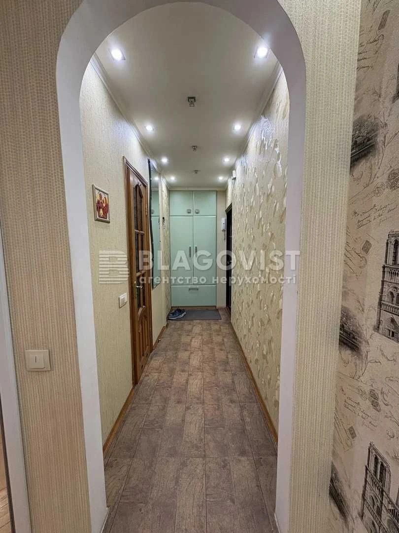 Продаж 2-кімнатної квартири біля метро Берестейська,Василенк