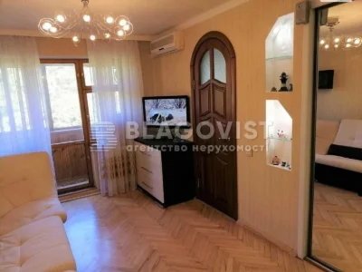 Продаж 2-кімнатної квартири біля метро Берестейська,Василенк