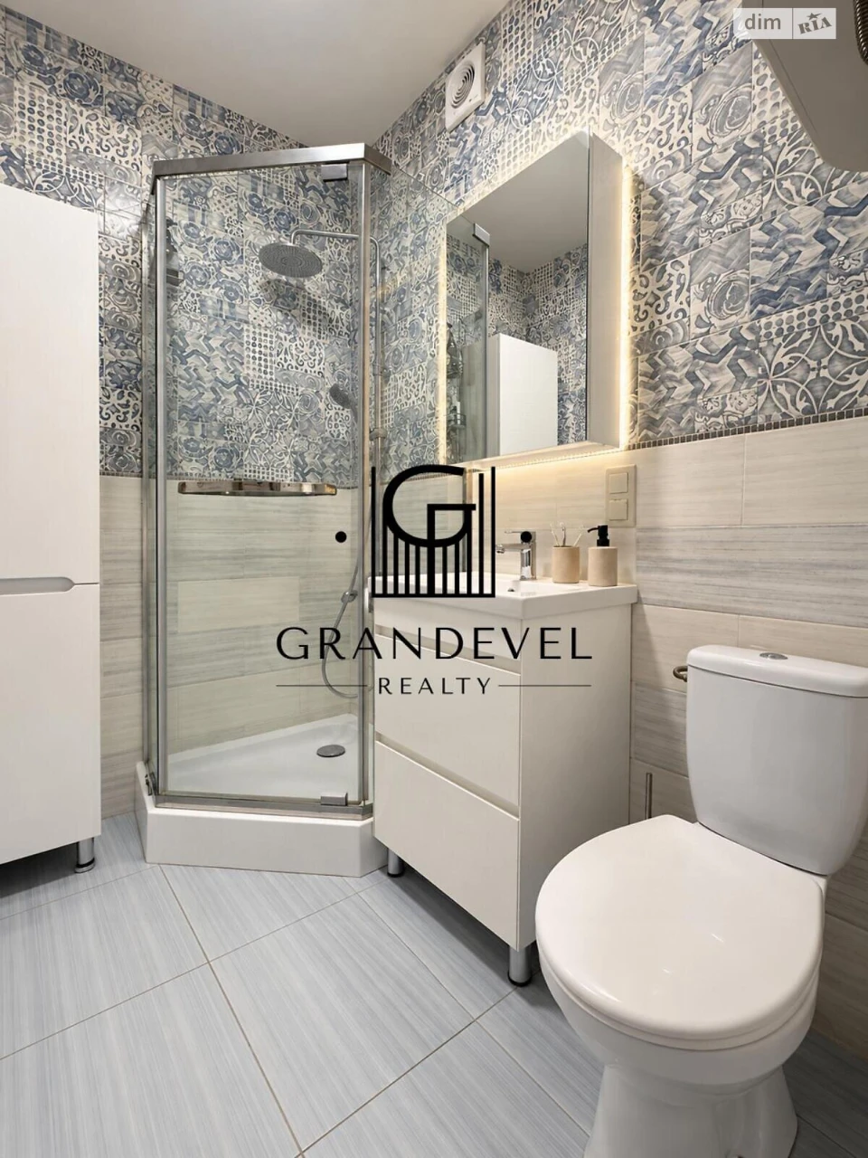 Sale Apartment Holosiivsky