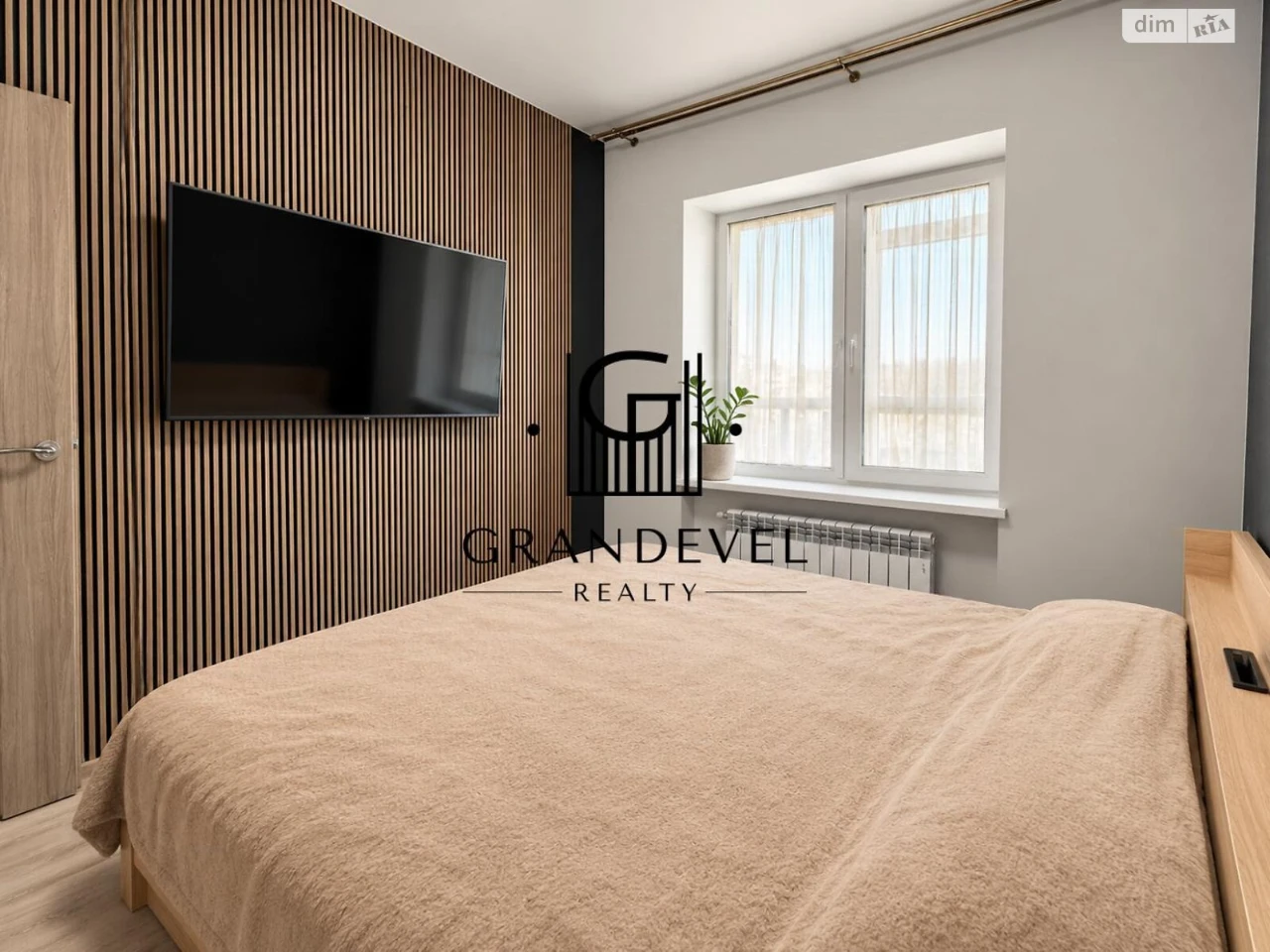 Sale Apartment Holosiivsky