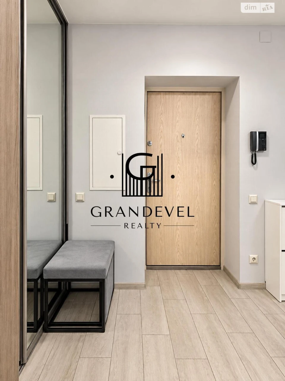 Sale Apartment Holosiivsky