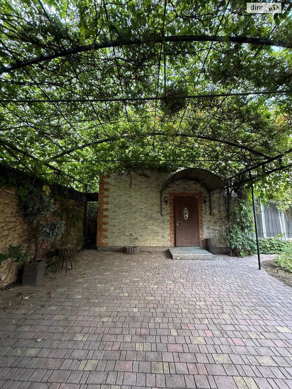 Sale of Part of a House at Zastava 1