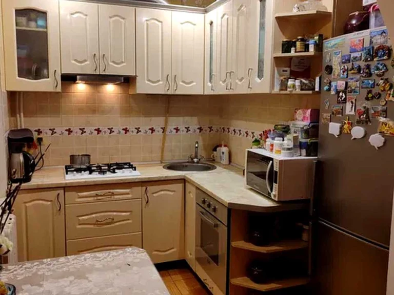 Apartment. Poltava, Veleperska St.