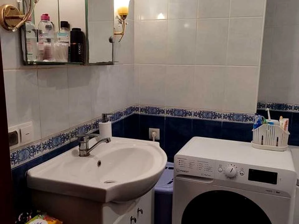 Apartment. Poltava, Veleperska St.