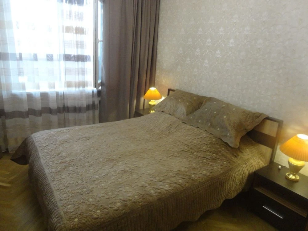 Продаж 2к квартири 56 кв. м на вул. Підгірна 12