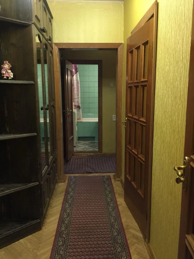 Продаж 2к квартири 56 кв. м на вул. Підгірна 12