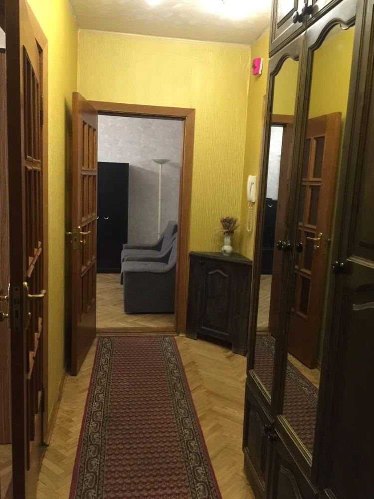 Продаж 2к квартири 56 кв. м на вул. Підгірна 12