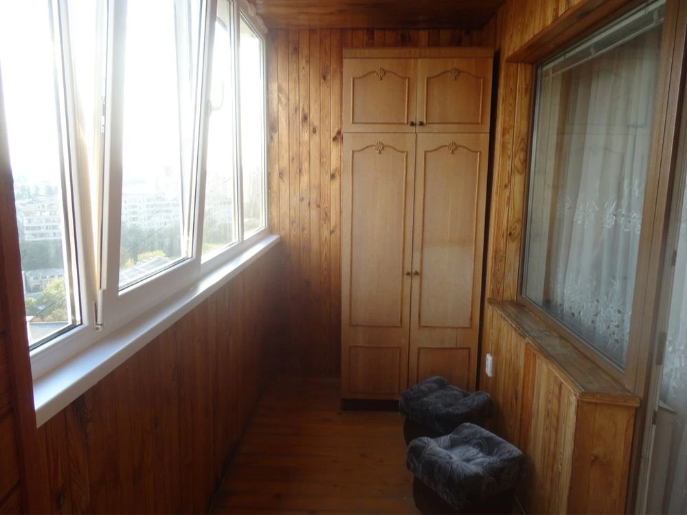 Продаж 2к квартири 56 кв. м на вул. Підгірна 12