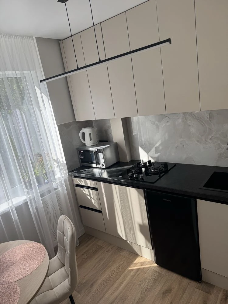 Продаж квартири. Новий ремонт. Вул. В. Чумака. Метро Бересте