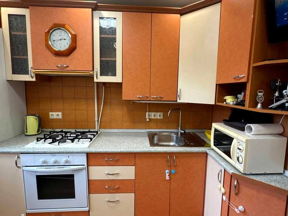 2-room apartment. Kyiv, Vasyl Vasylievych Sukhomlya Street.