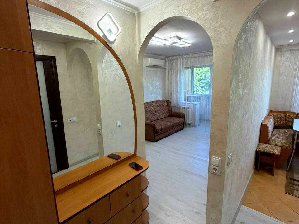 2-room apartment. Kyiv, Vasyl Vasylievych Sukhomlya Street.